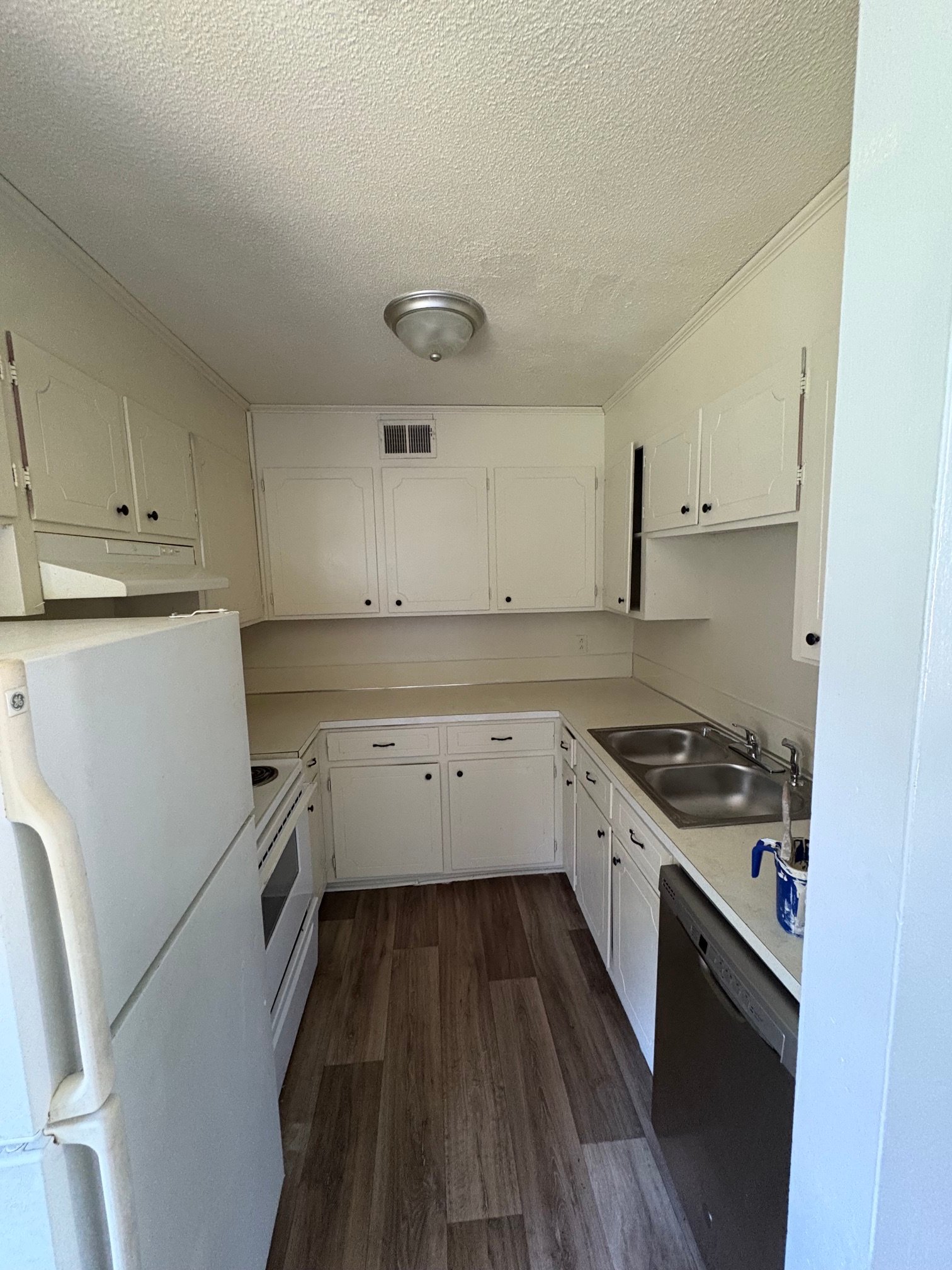 Shelby Condo: 937 Kings Road
