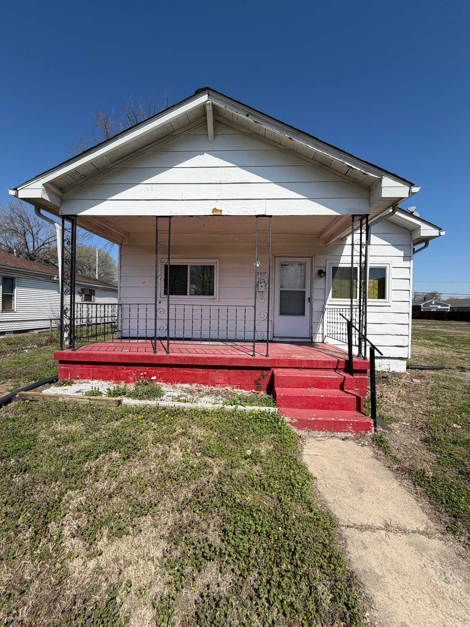 Madison House: 2017 McCasland Ave