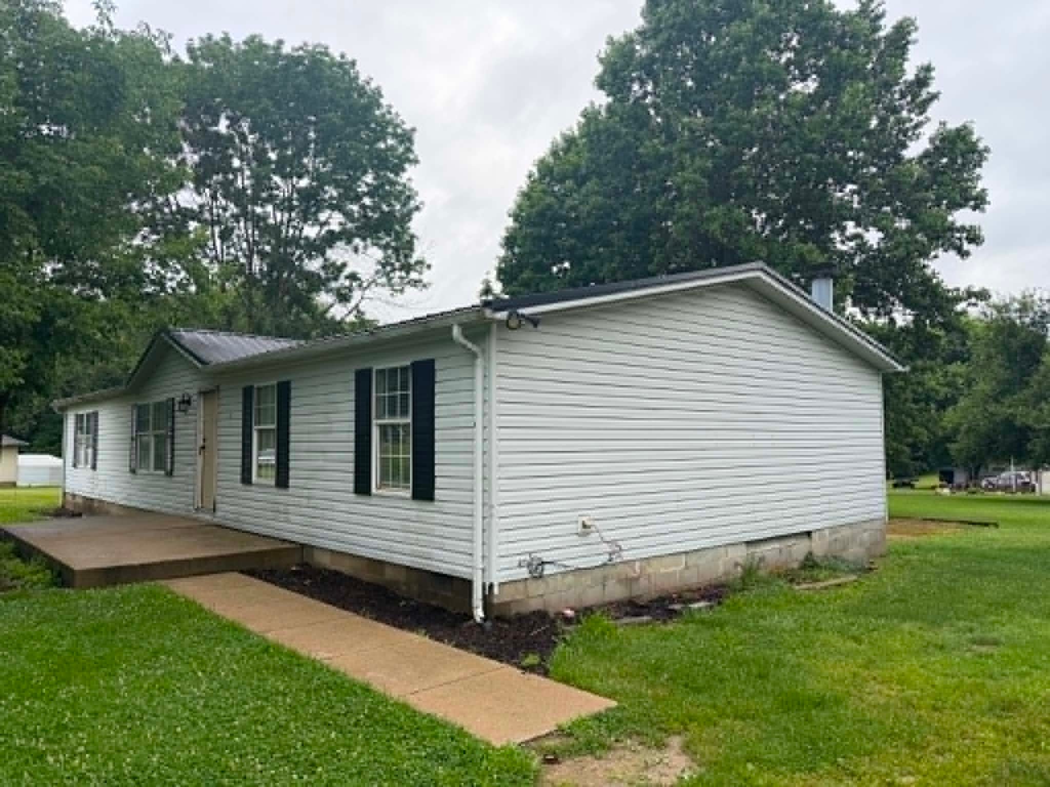 Hillsboro House: 11581 Cathys Ct