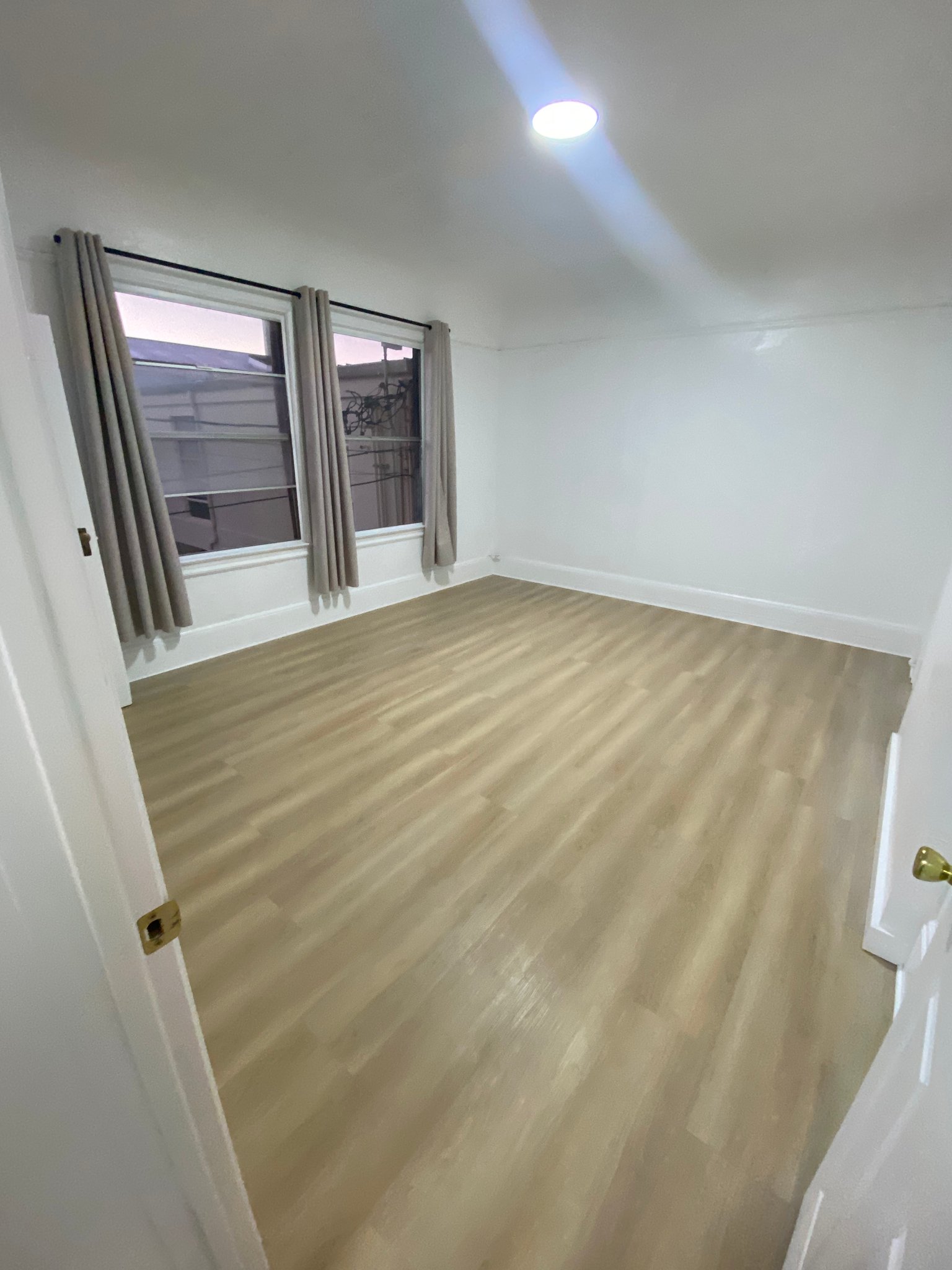 Berkeley Apartment: 2055 Berkeley Way