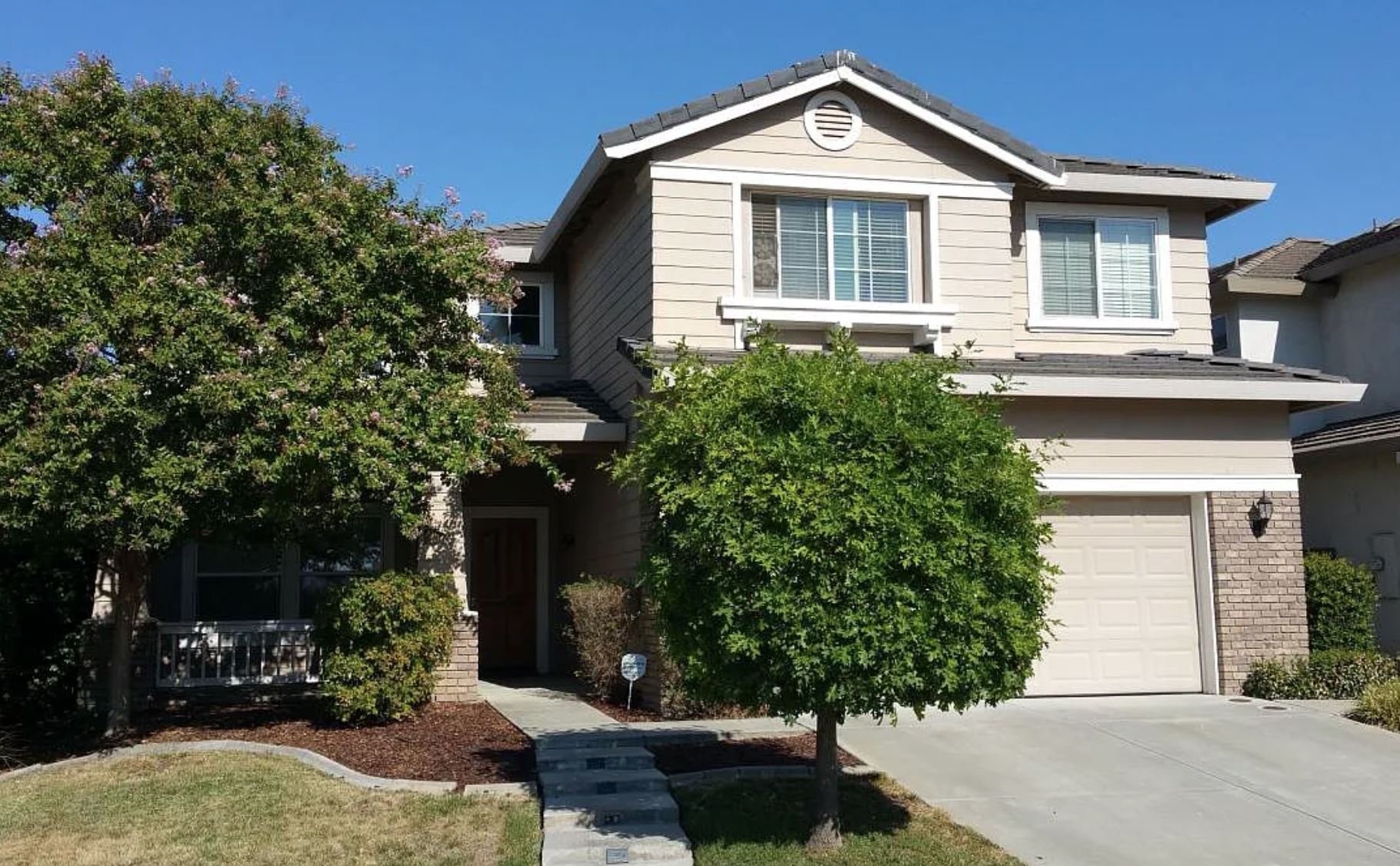 Sacramento House: 1437 Mayfield St