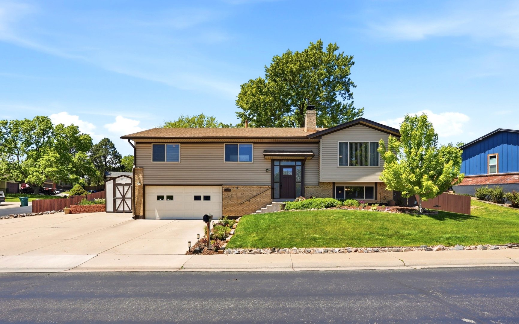 Lakewood House: 1947 S Xenon St