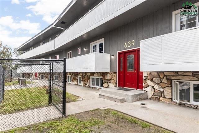 Fairbanks Apartment: 635 10th Ave