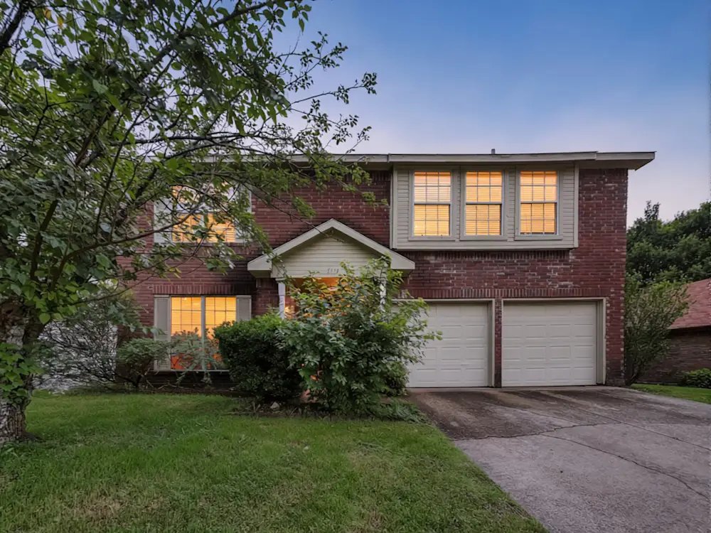 Cedar Hill House: 1111 Brewer Dr