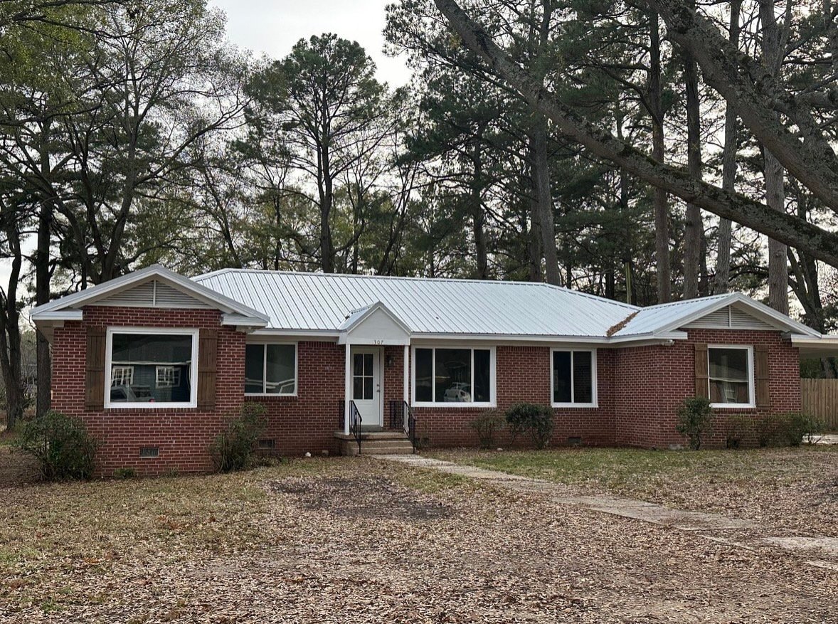 Senatobia House: 307 McKie St.