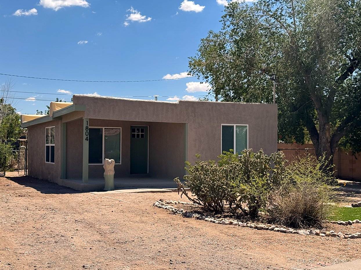 Albuquerque House: 1804 Slate Ave NW