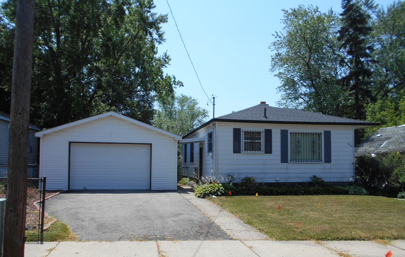 FLINT House: 426 E Gracelawn