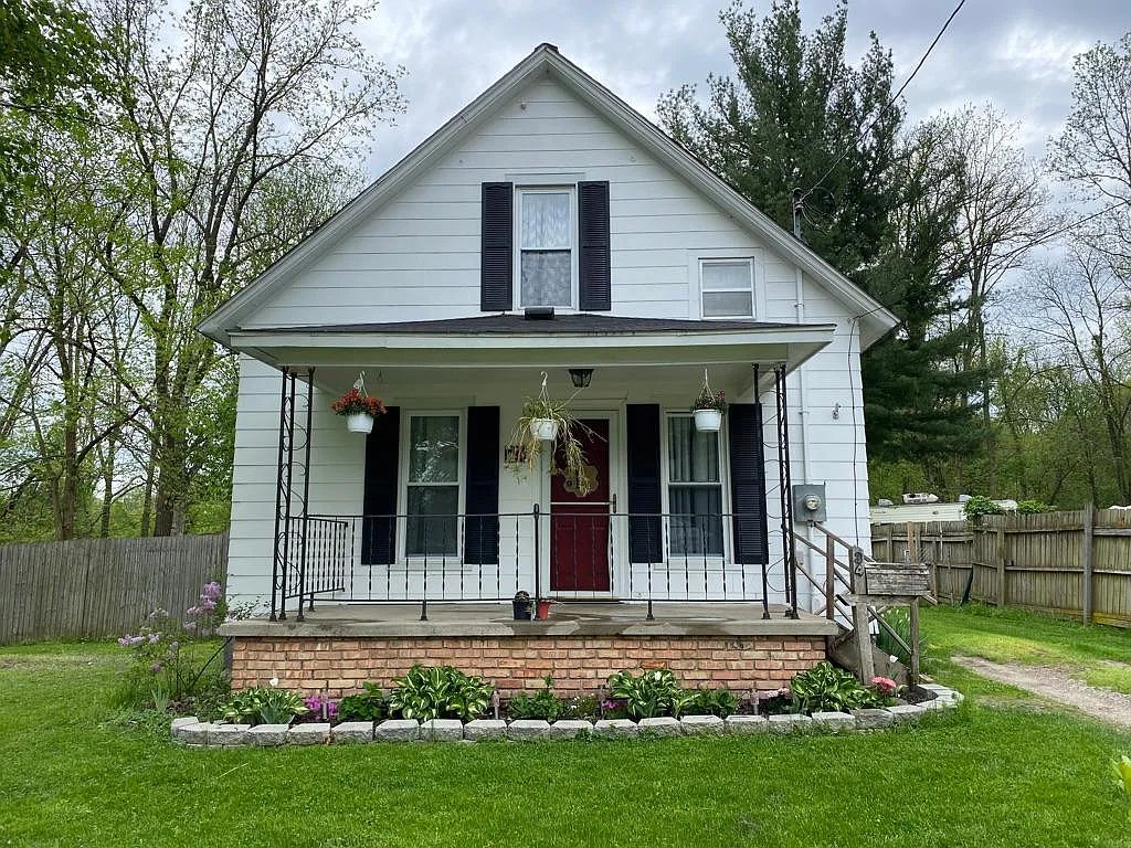 Battle Creek House: 34 Sisson Ave