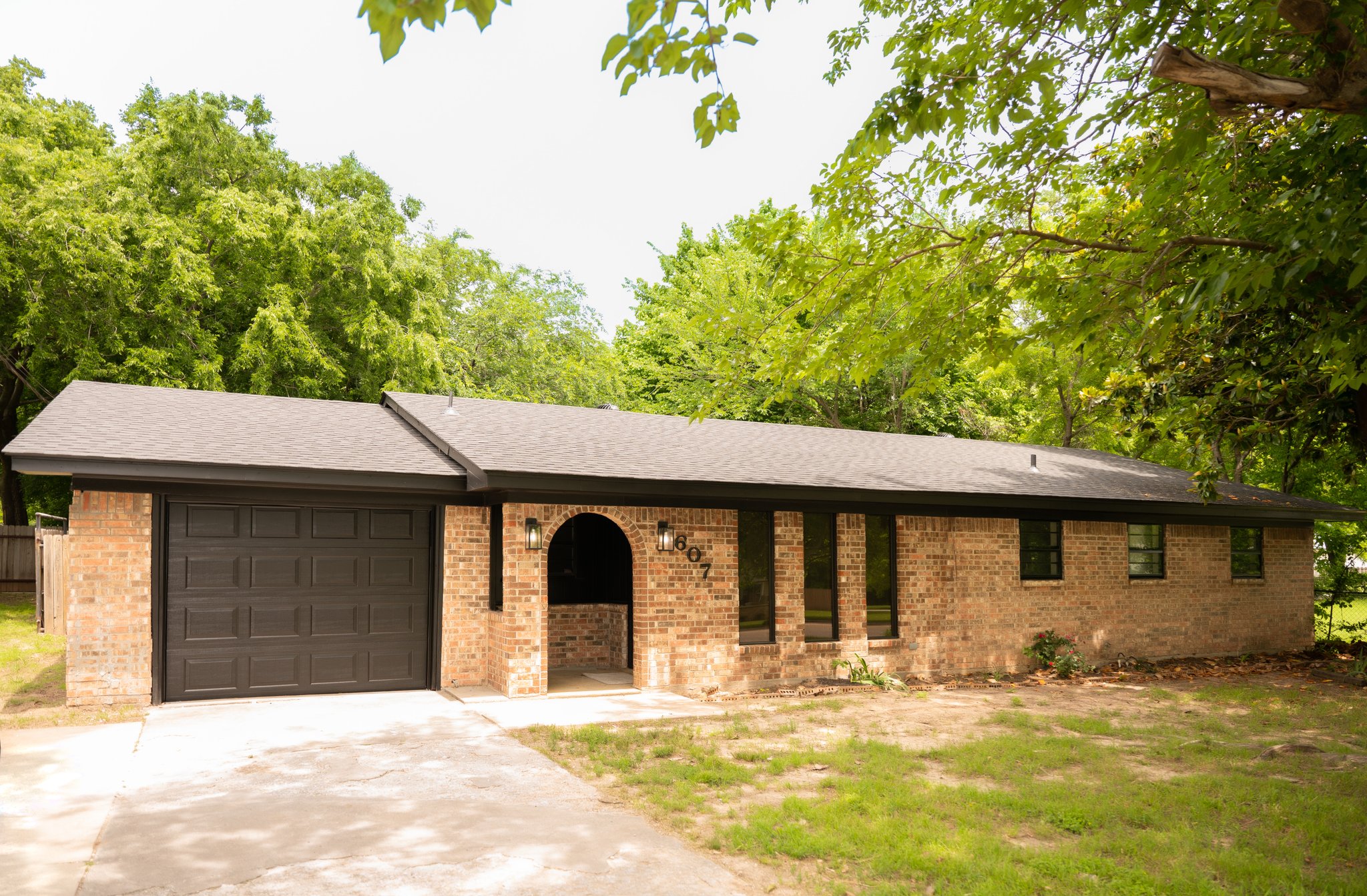 Saint Jo House: 607 S Broad St