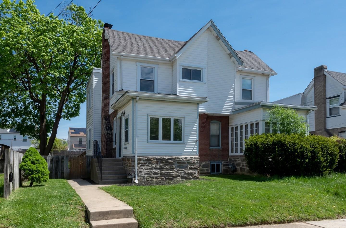 Norwood House: 233 Leon Ave