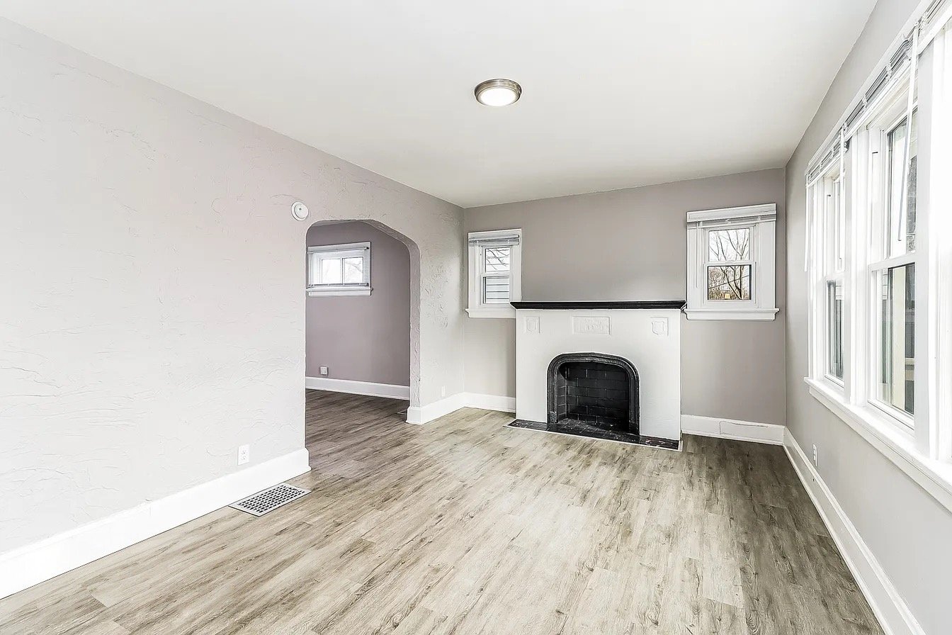 Cincinnati House: 3157 Sunshine Ave
