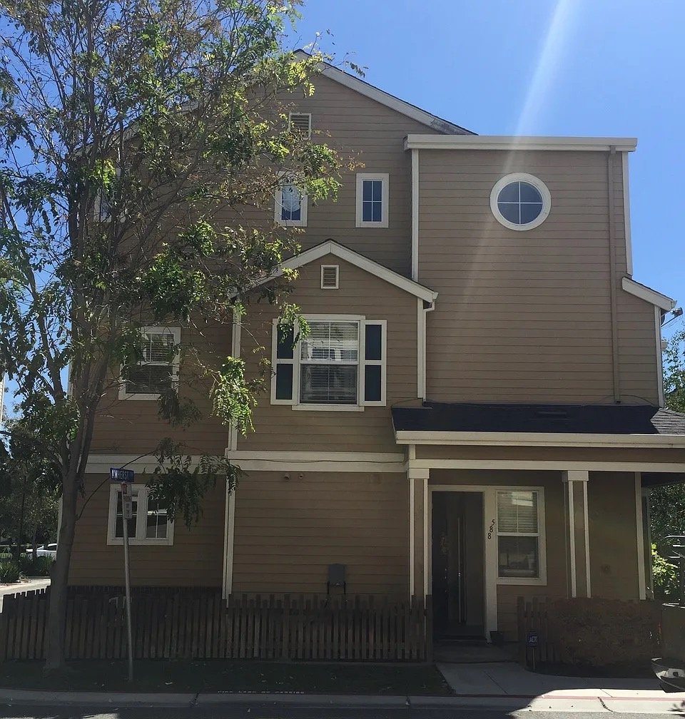 Sunnyvale House: 588 Amherst Ter