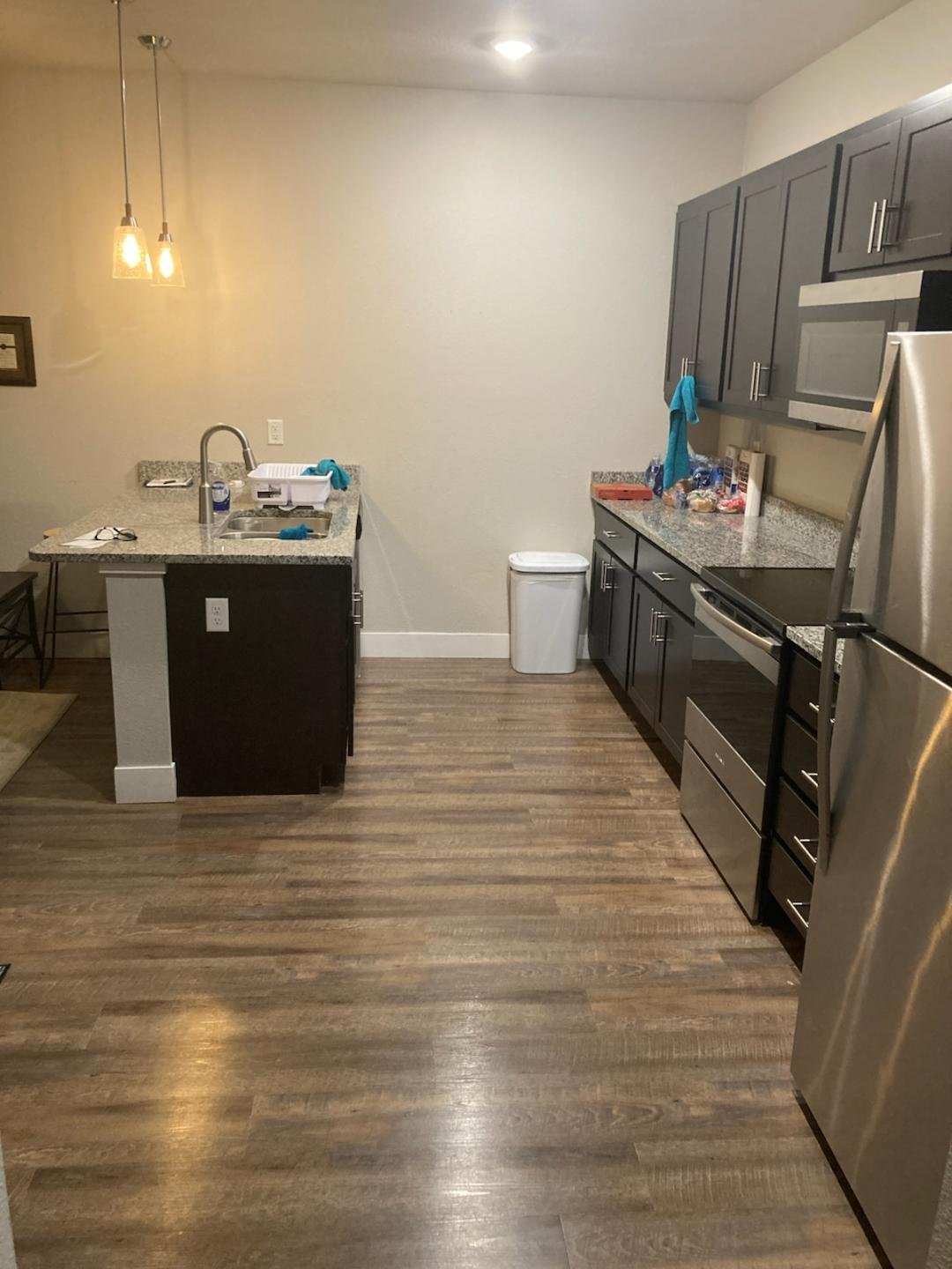 Mahomet Apartment: 911 E Oak St