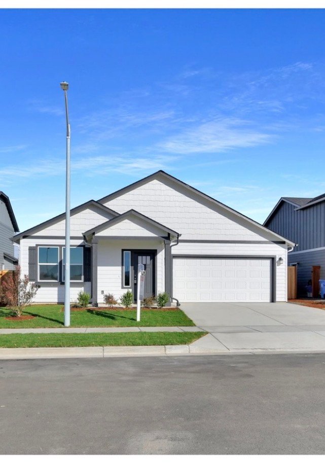 Eugene House: 5645 Magnificence Way