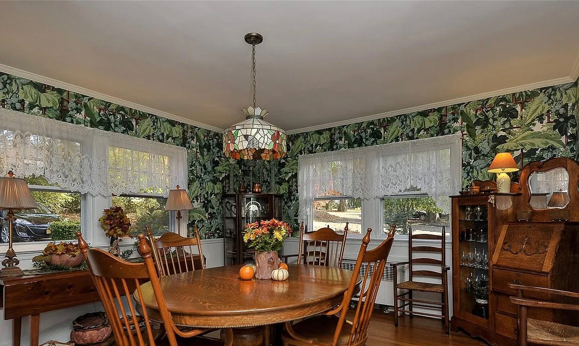 New Rochelle House: 182 Wilmot Rd