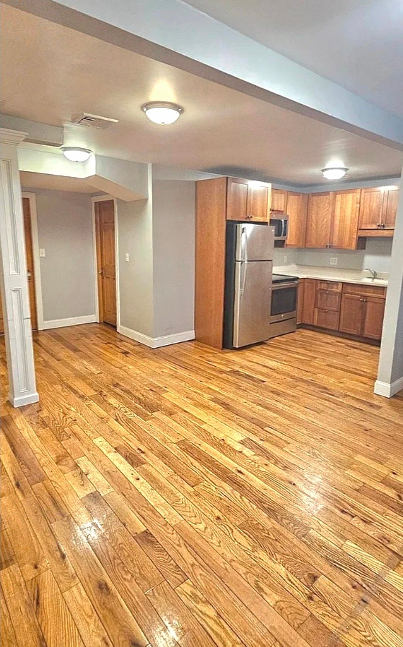 New Haven Apartment: 28 E Grand Ave