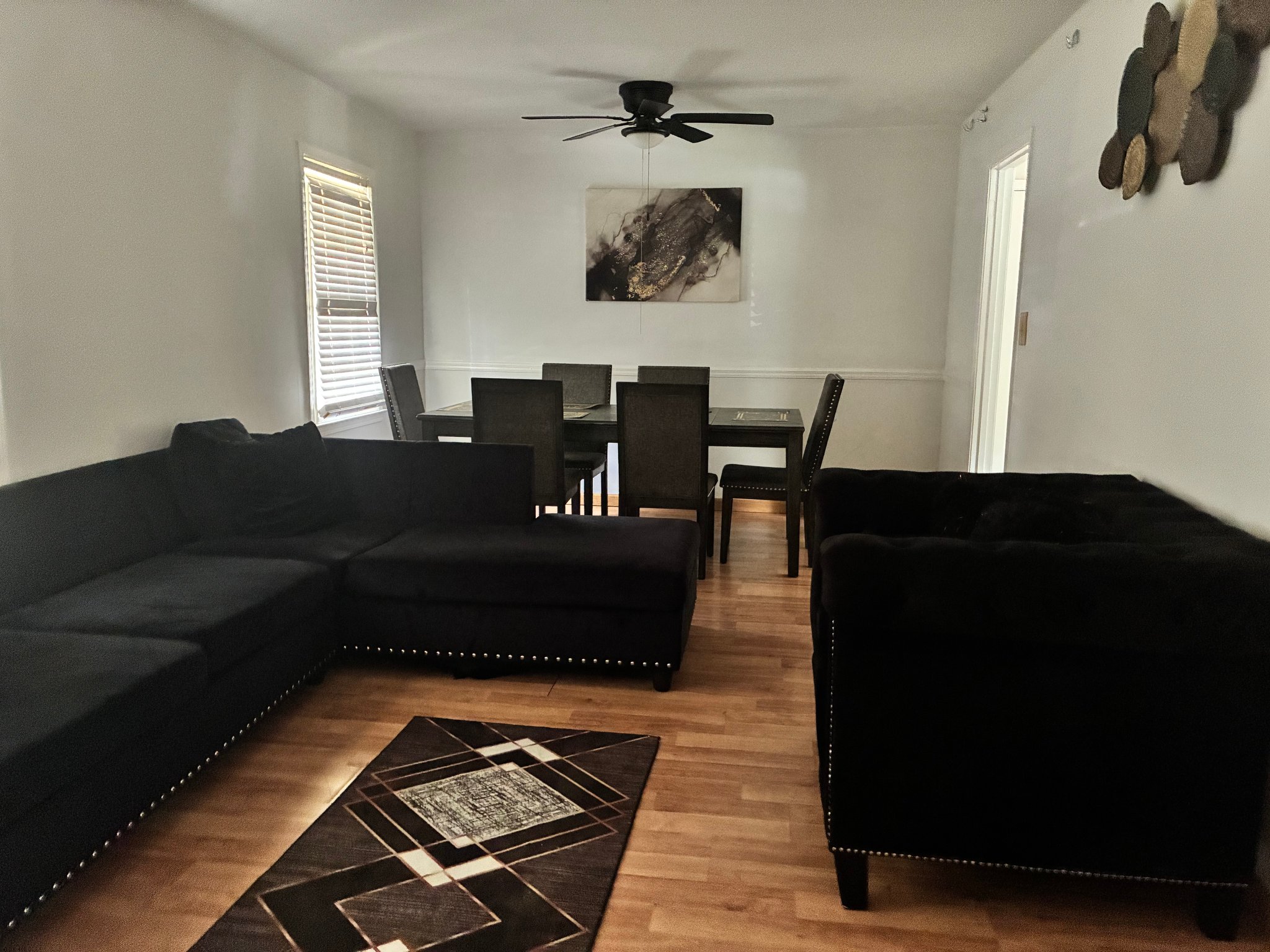 Riverdale House: 6433 Valley Brook Dr