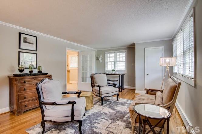 Durham House: 2418 Acadia St