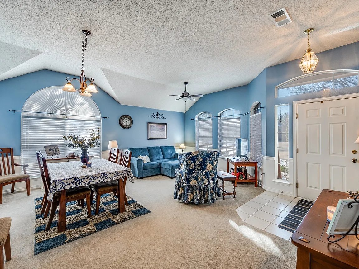 Shady Shores House: 115 dogwood Trl