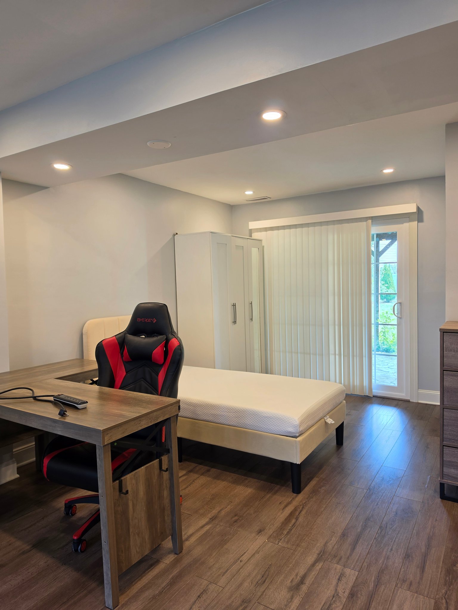 Westamptom House: 18 Sherwood Ln