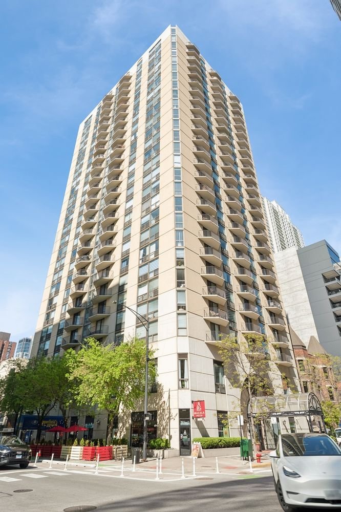 Chicago Condo: 70 West Huron