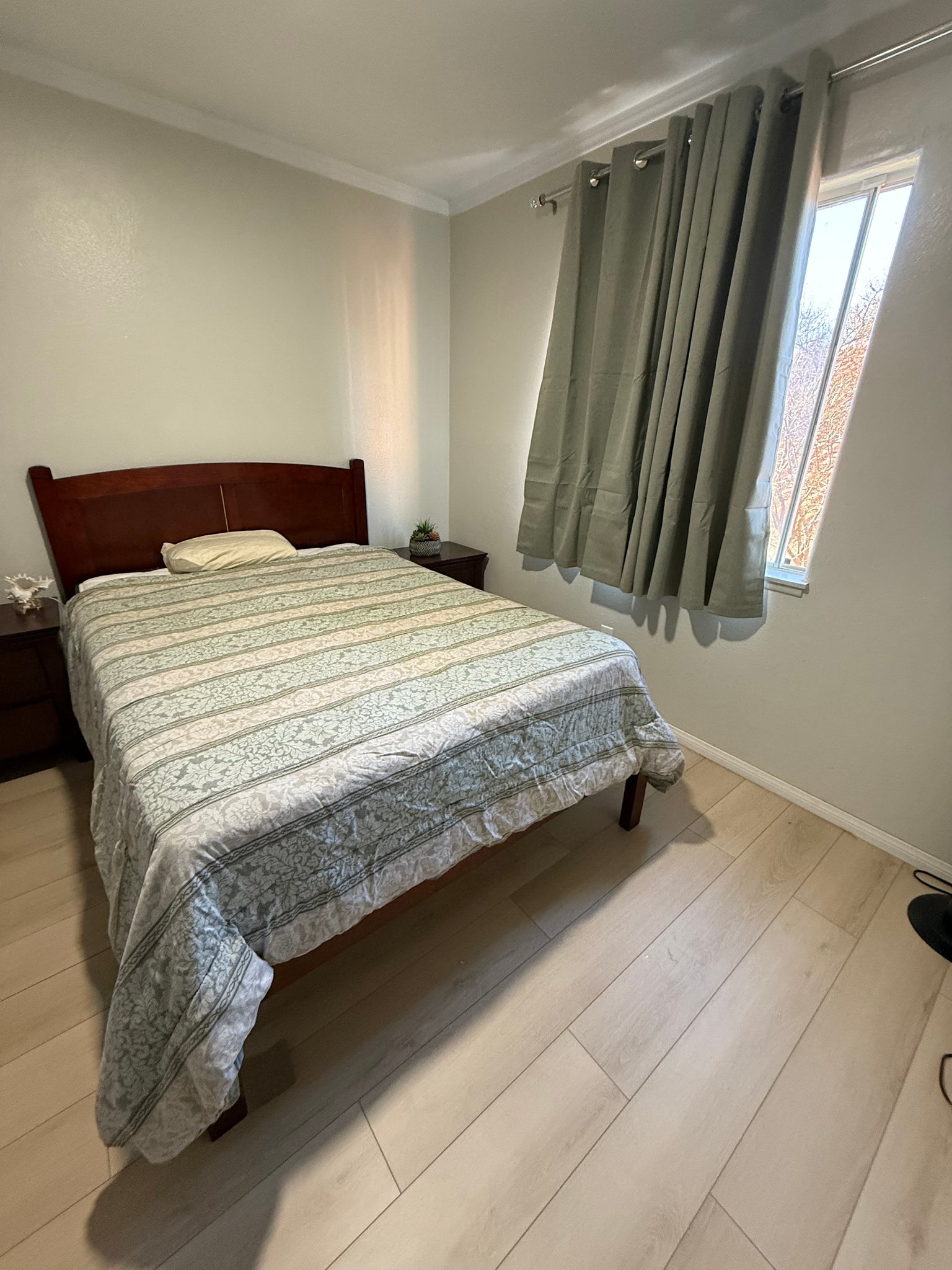 Moreno Valley Single Room: 23761 waterleaf