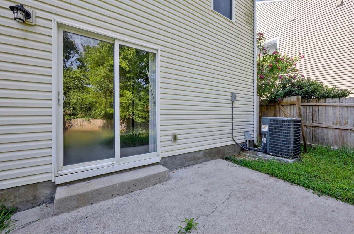 Nashville House: 2737 Thornton Grove Blvd