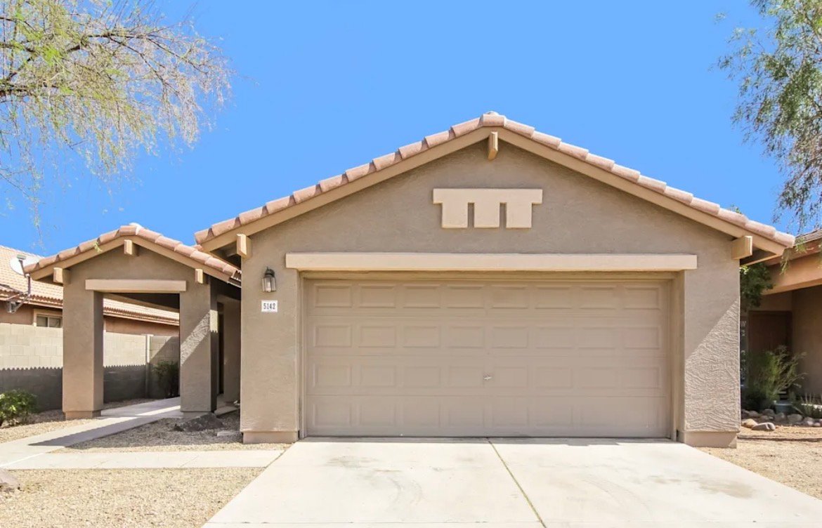 Laveen Apartment: 5144W Fraktur Rd,