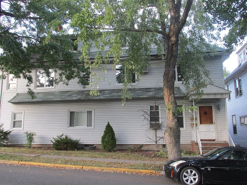 Maywood Apartment: 79 E Pleasant Ave