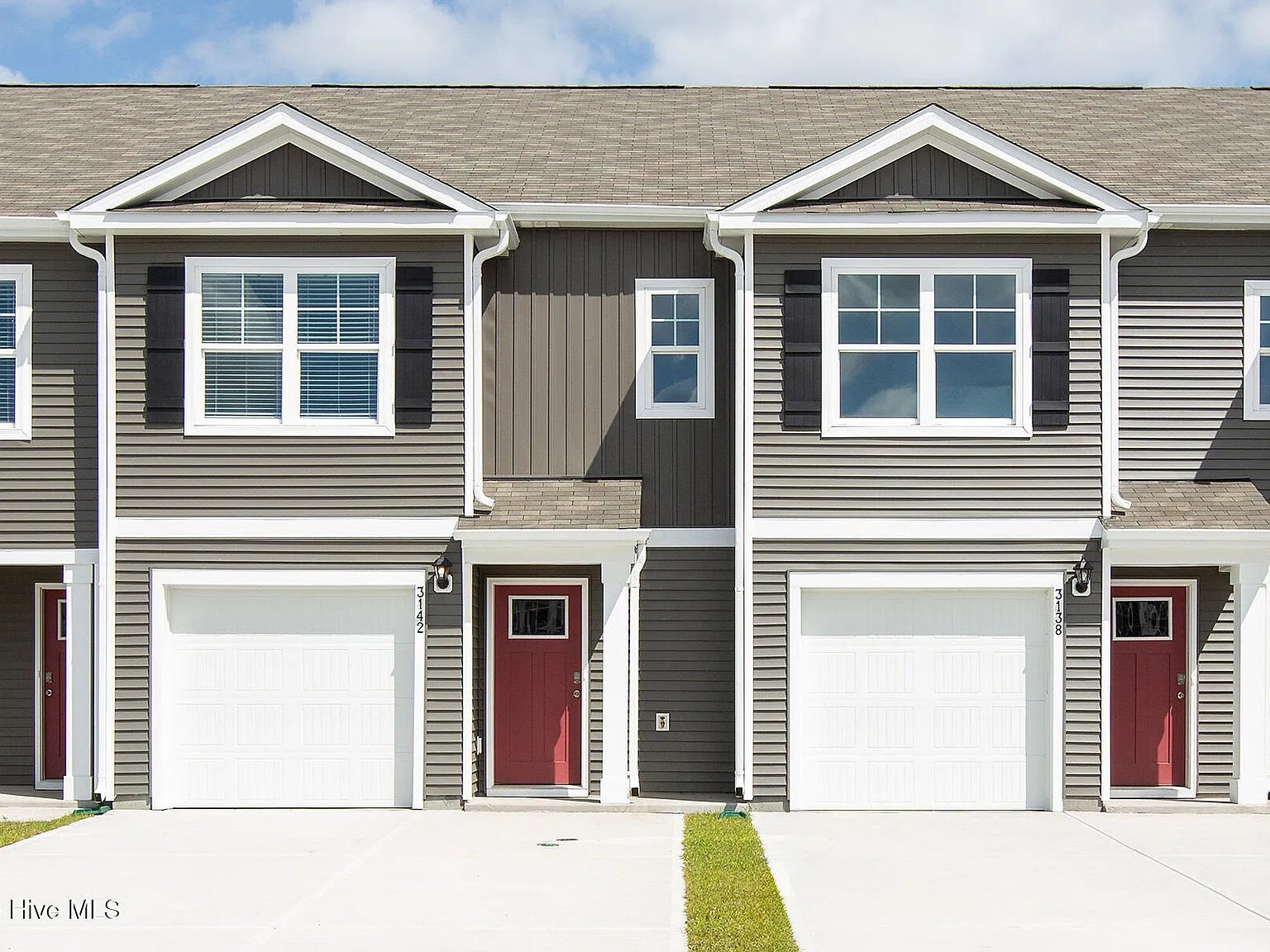 Leland Townhome: 7110 Dunford Rd