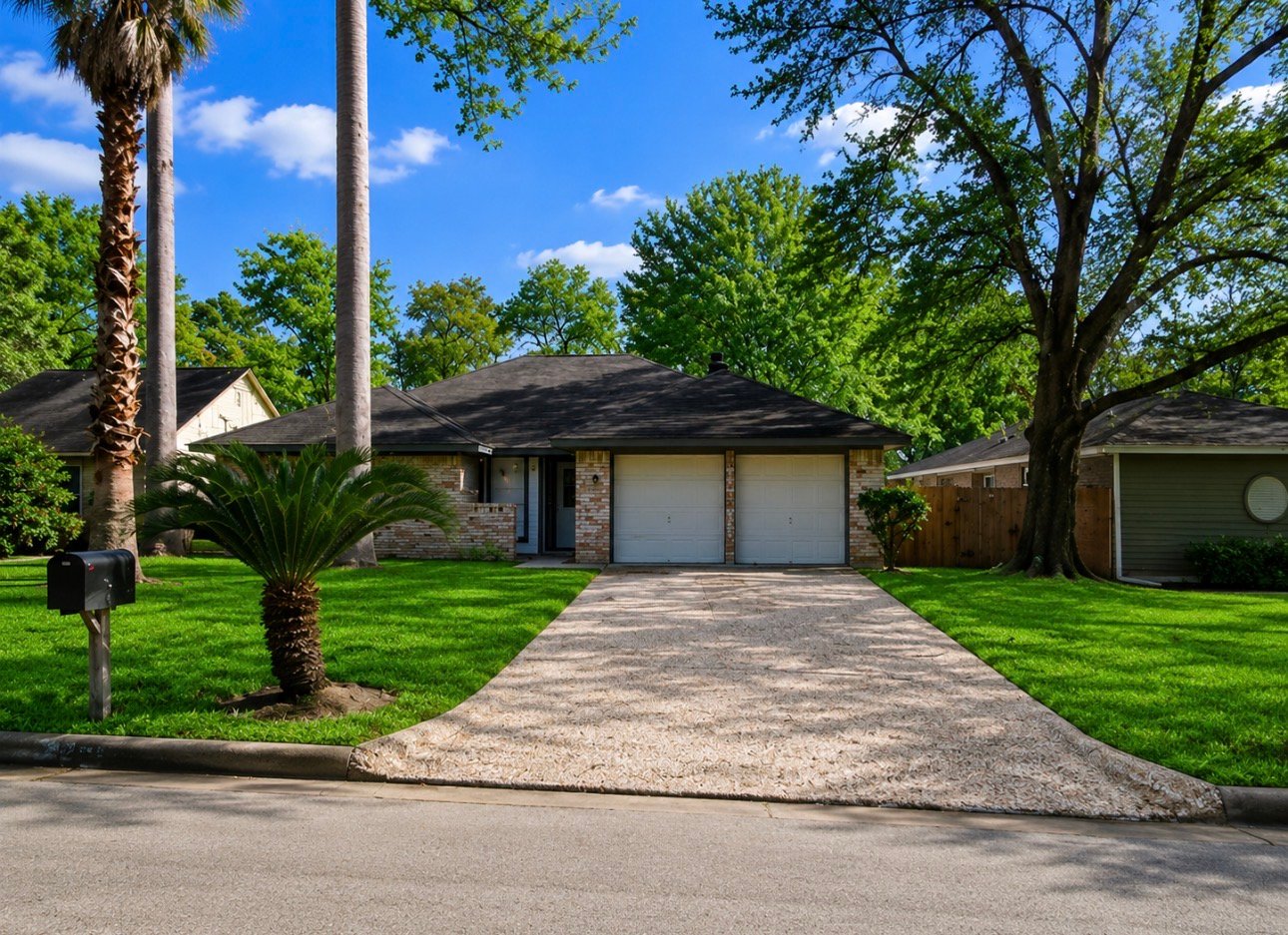 Spring House: 23010 Grand Rapids Ln