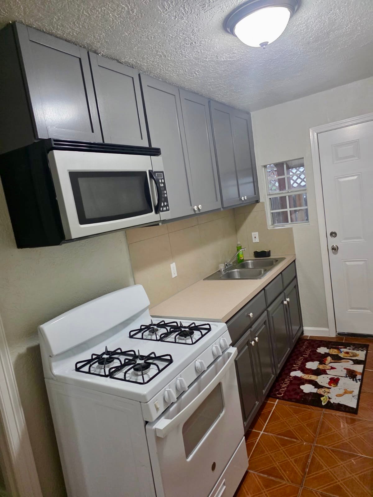 Arlington Apartment: 814 Connally Ter
