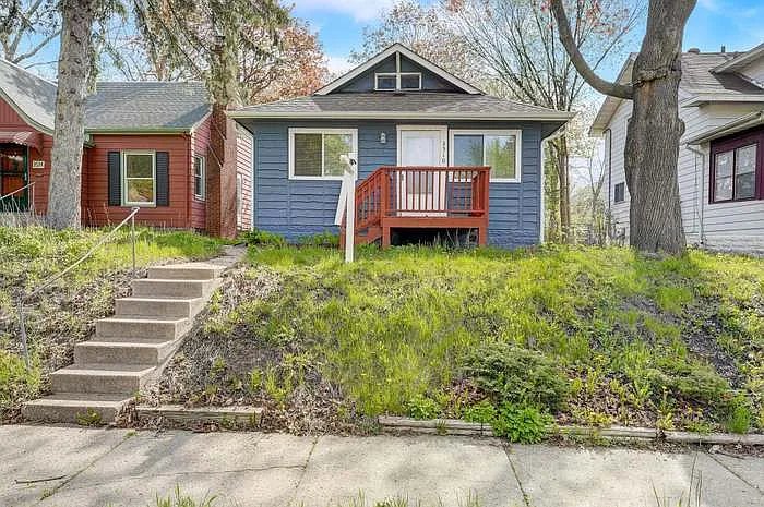 Minneapolis House: 3510 Newton Ave N