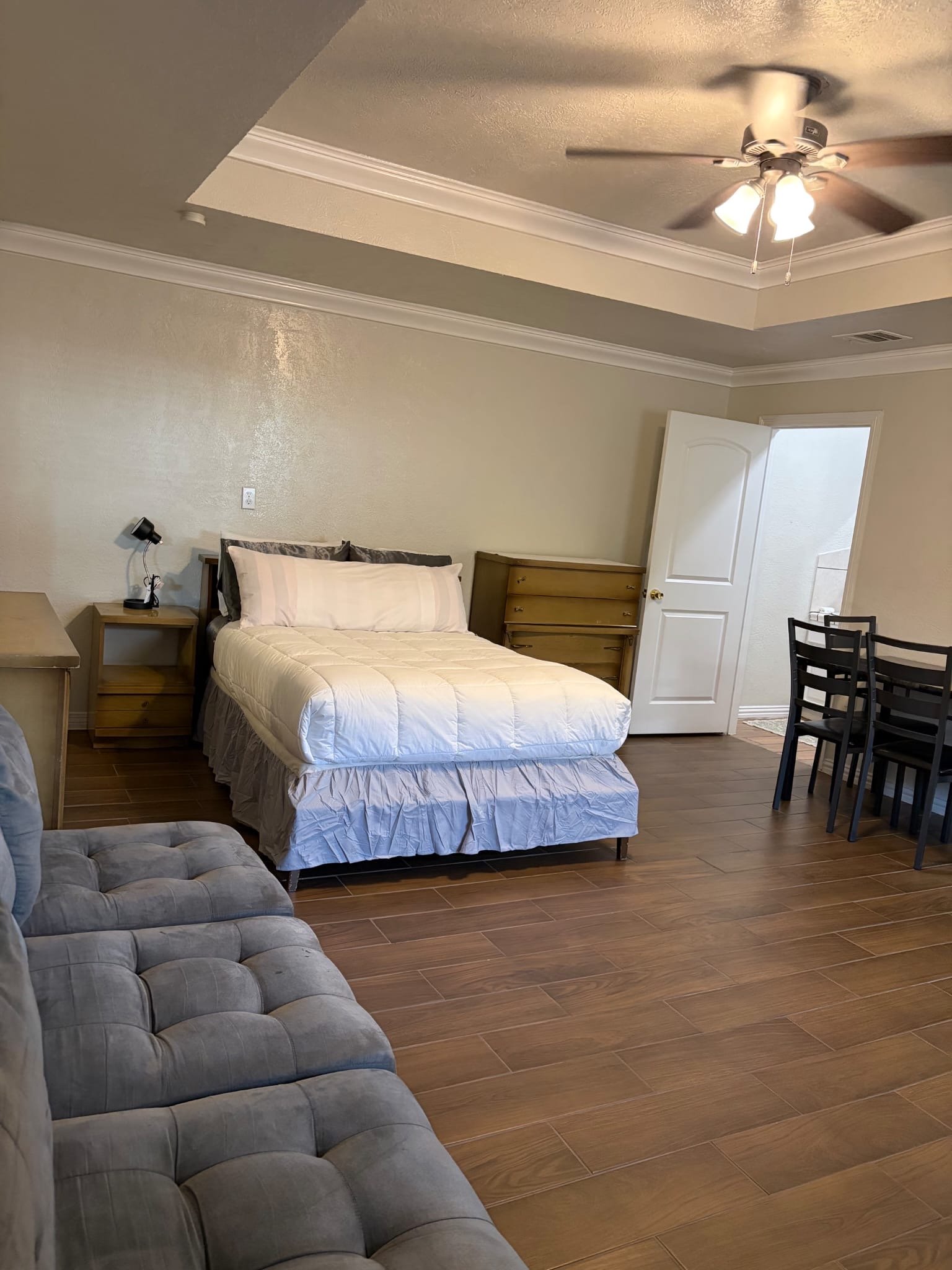 Arlington Apartment: 210 Ditto Ave