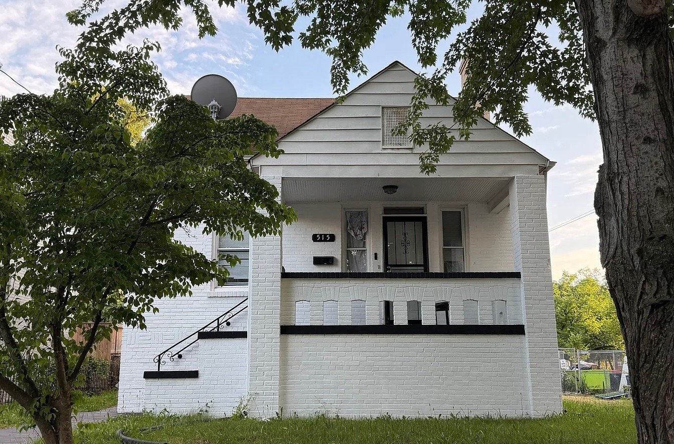 Washington House: 515 Lebaum St SE