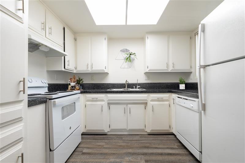 Vista Condo: 1135 Meadowlake Dr