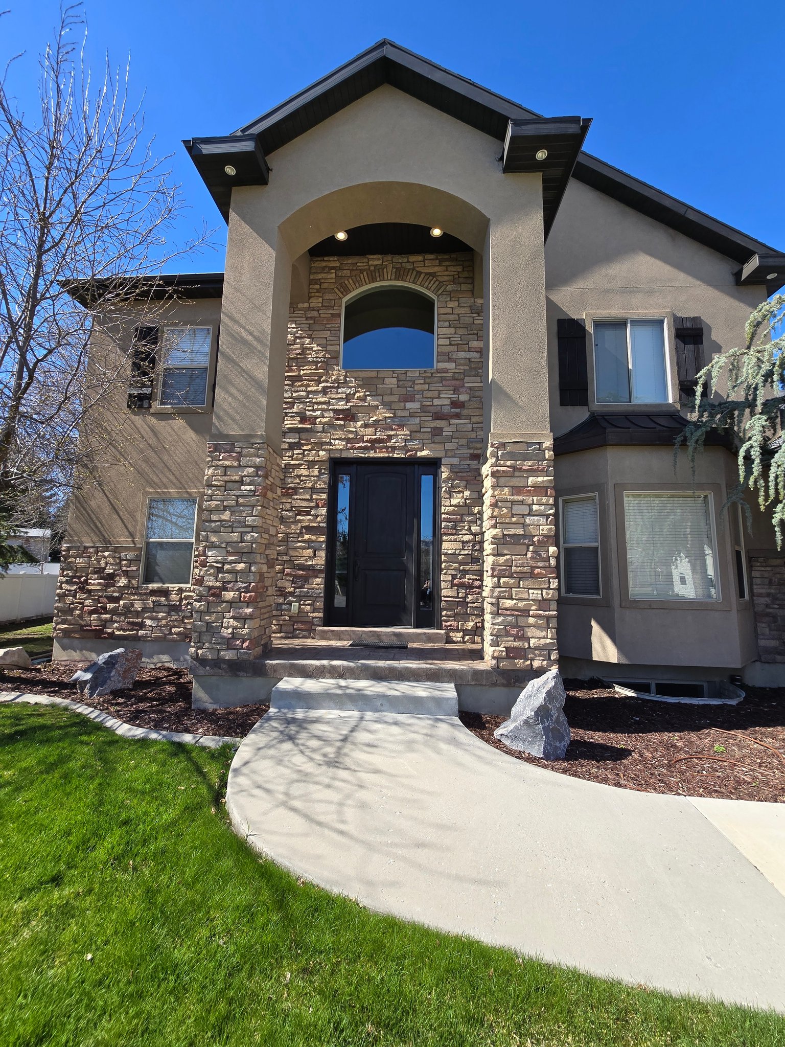 alpine House: 358 e wayne ct
