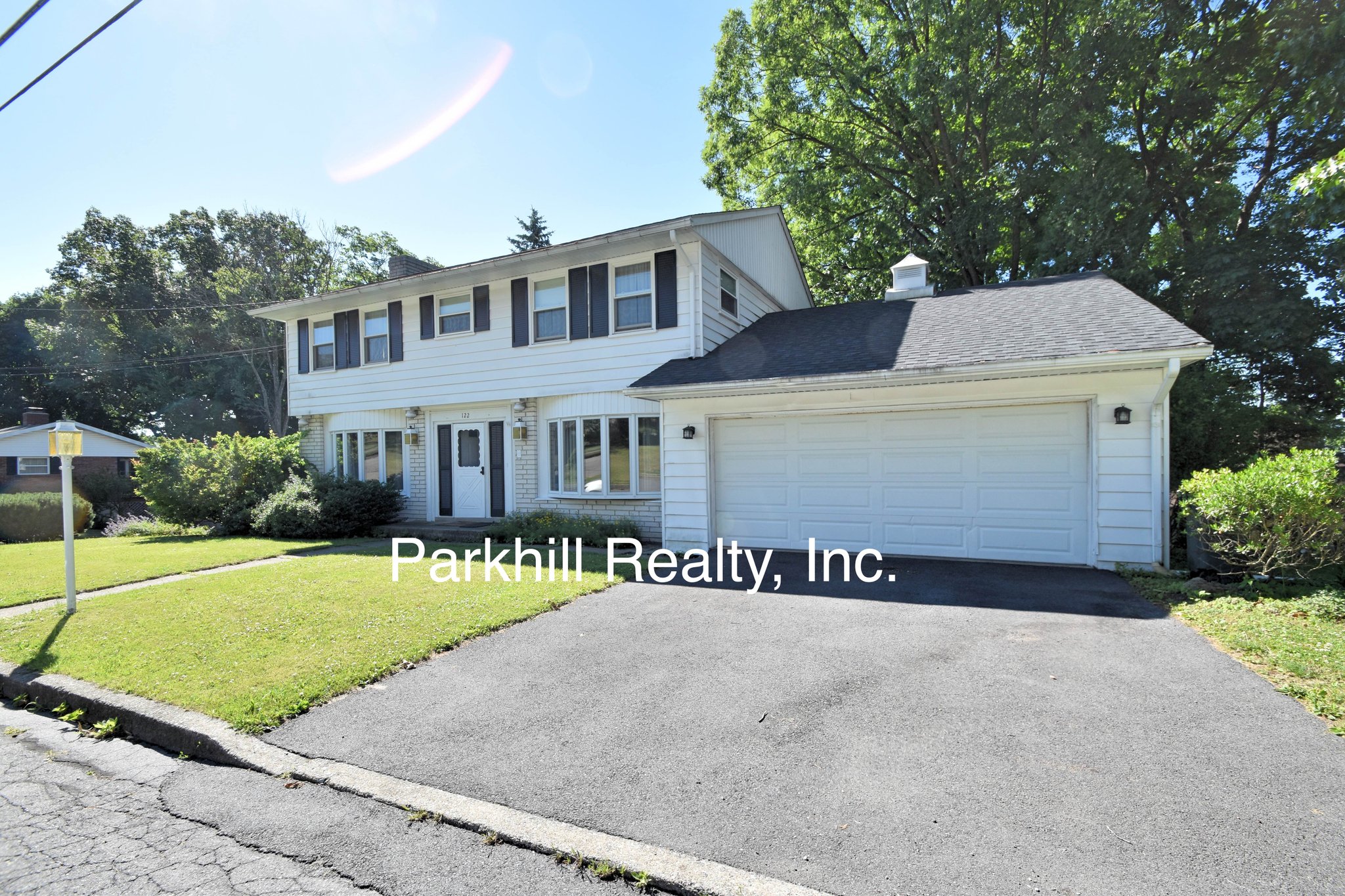 Pen Argyl House: 122 E Plainfield Ave