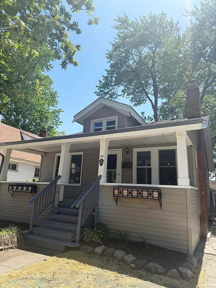 Ferndale House: 222 E Saratoga St