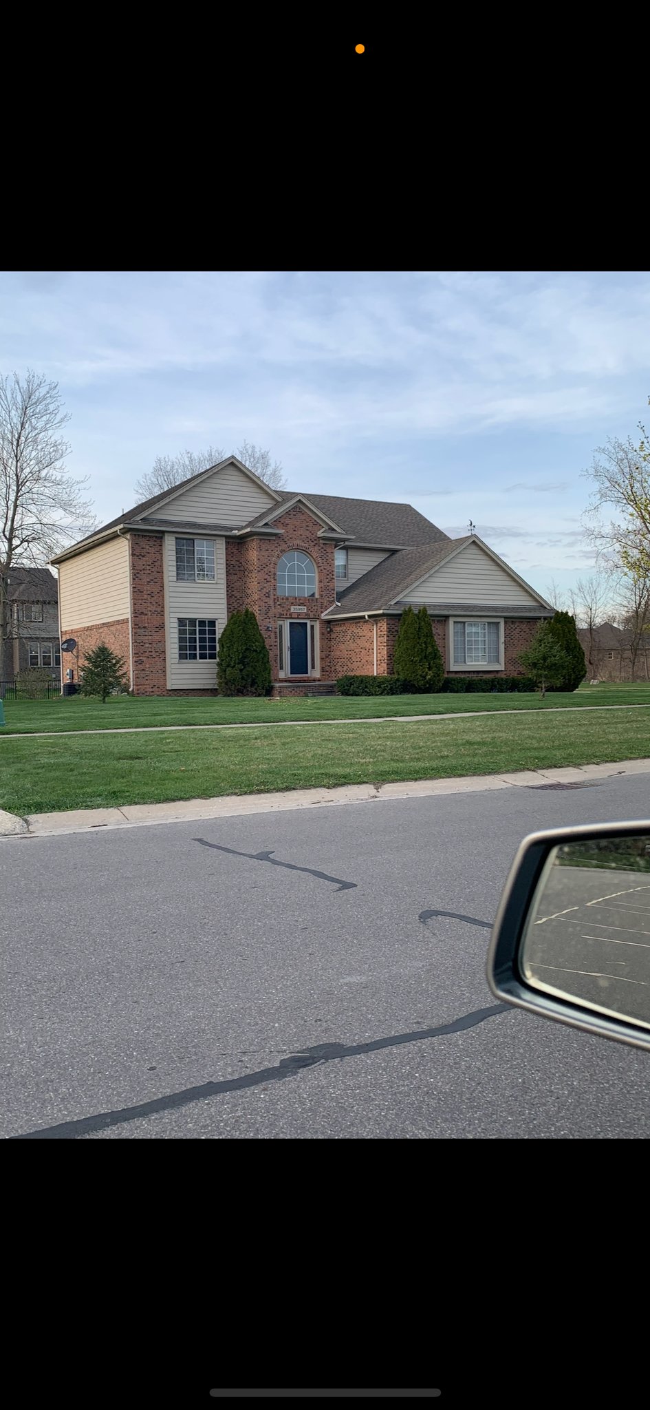 New Baltimore House: 35957 Saint Clair Dr
