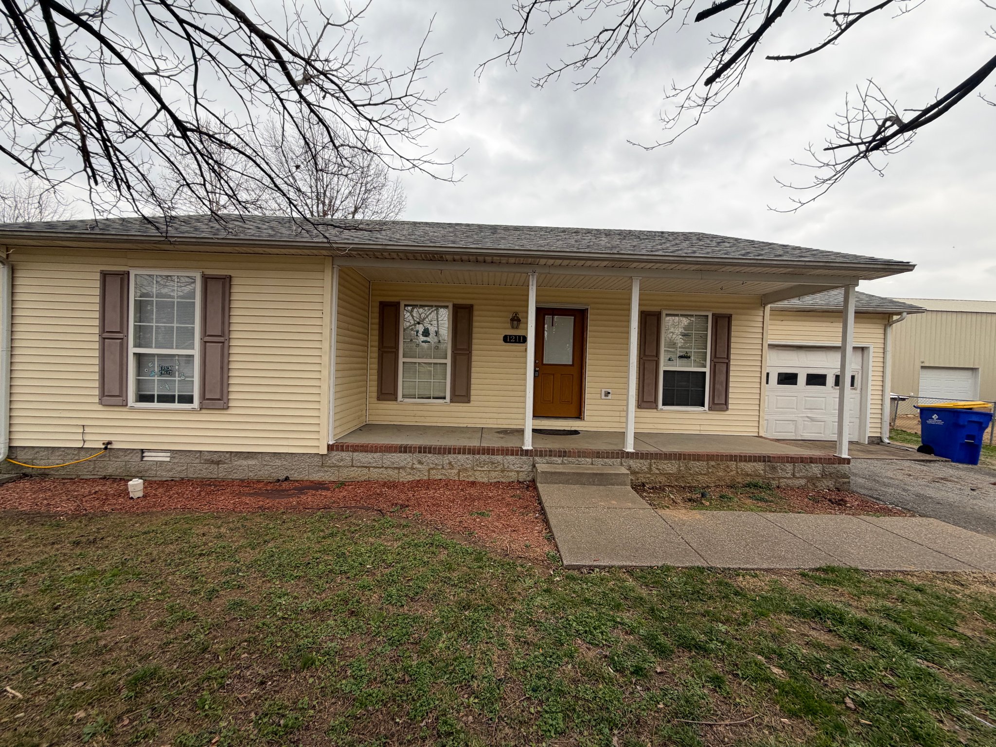 frsnklin House: 1211 redbud st