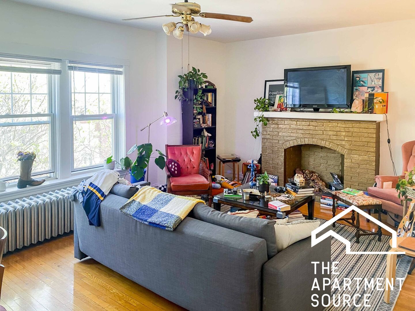 Chicago Apartment: 1825 West Foster Ave