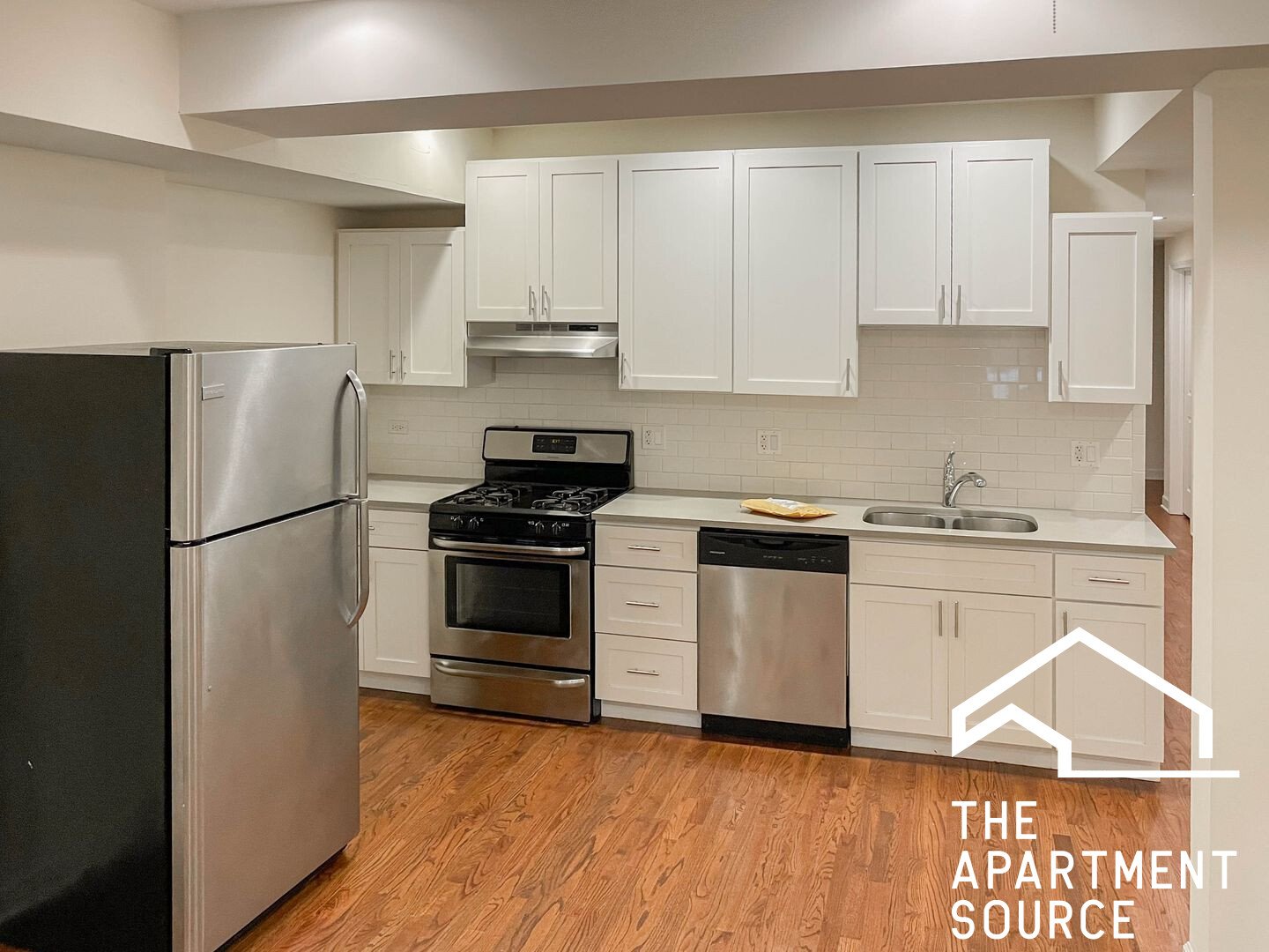 Chicago Apartment: 1827 West Leland Avenue