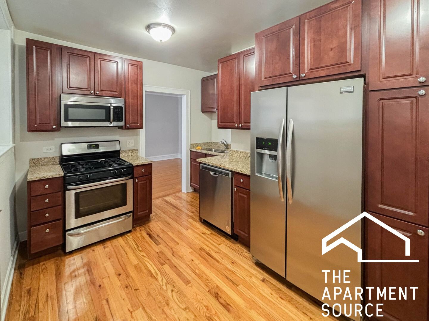 Chicago Apartment: 1831 West Winona St