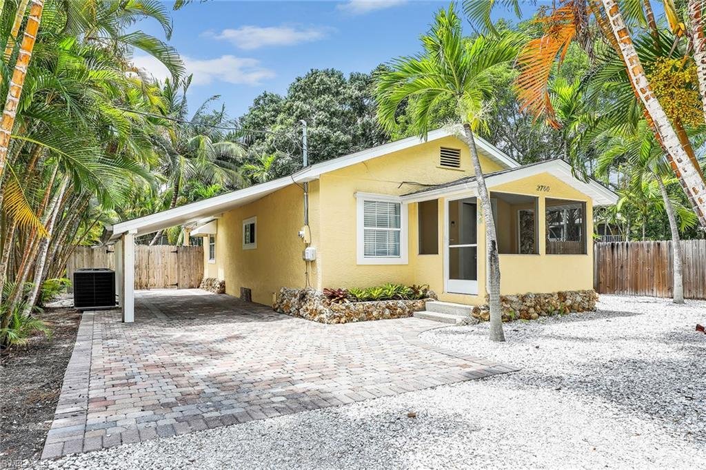 Naples House: 2780 Weeks Ave