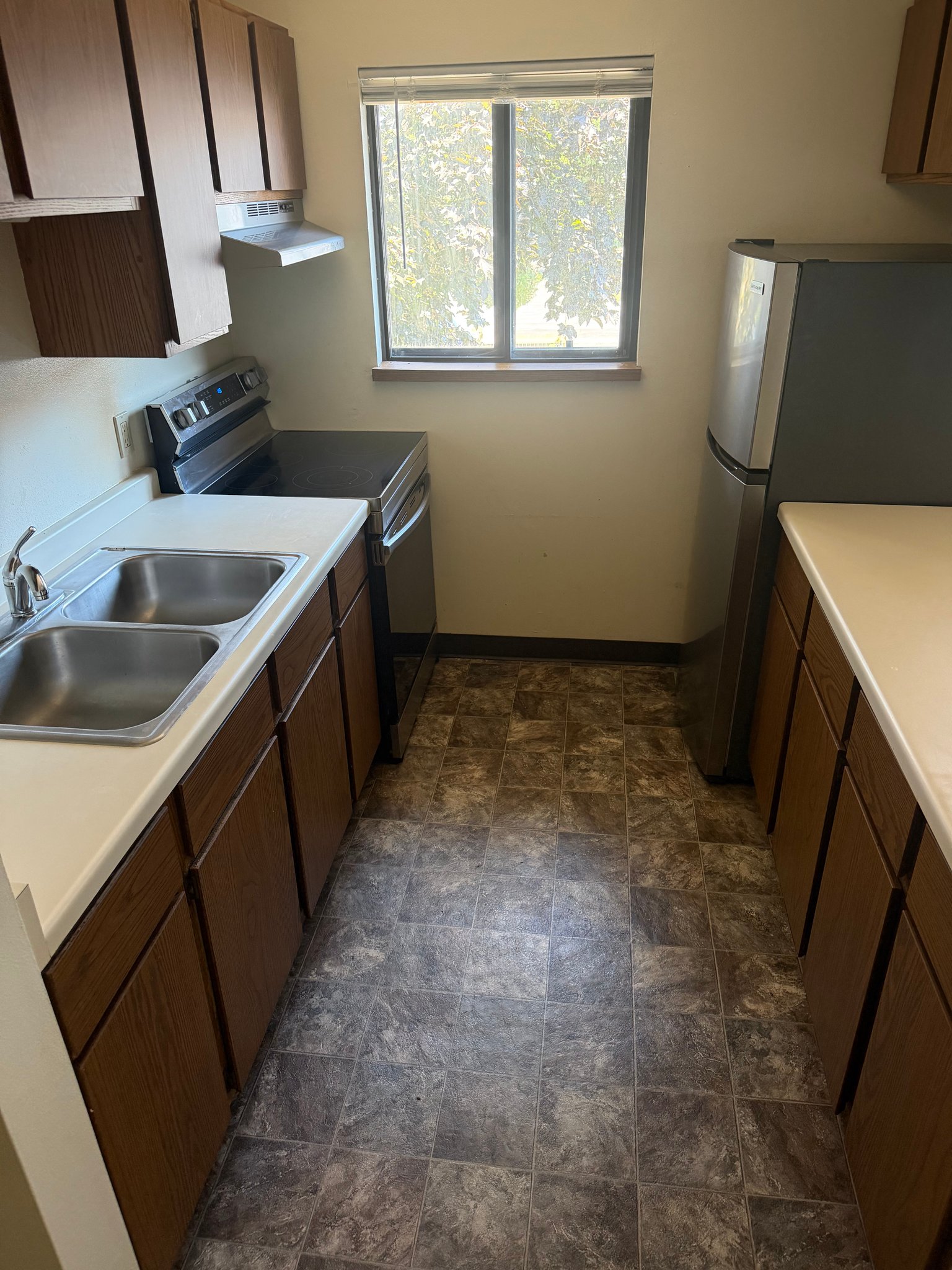 MADISON Apartment: 2018 N SHERMAN AVE