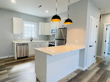 marlborough Apartment: 487 Lincoln street