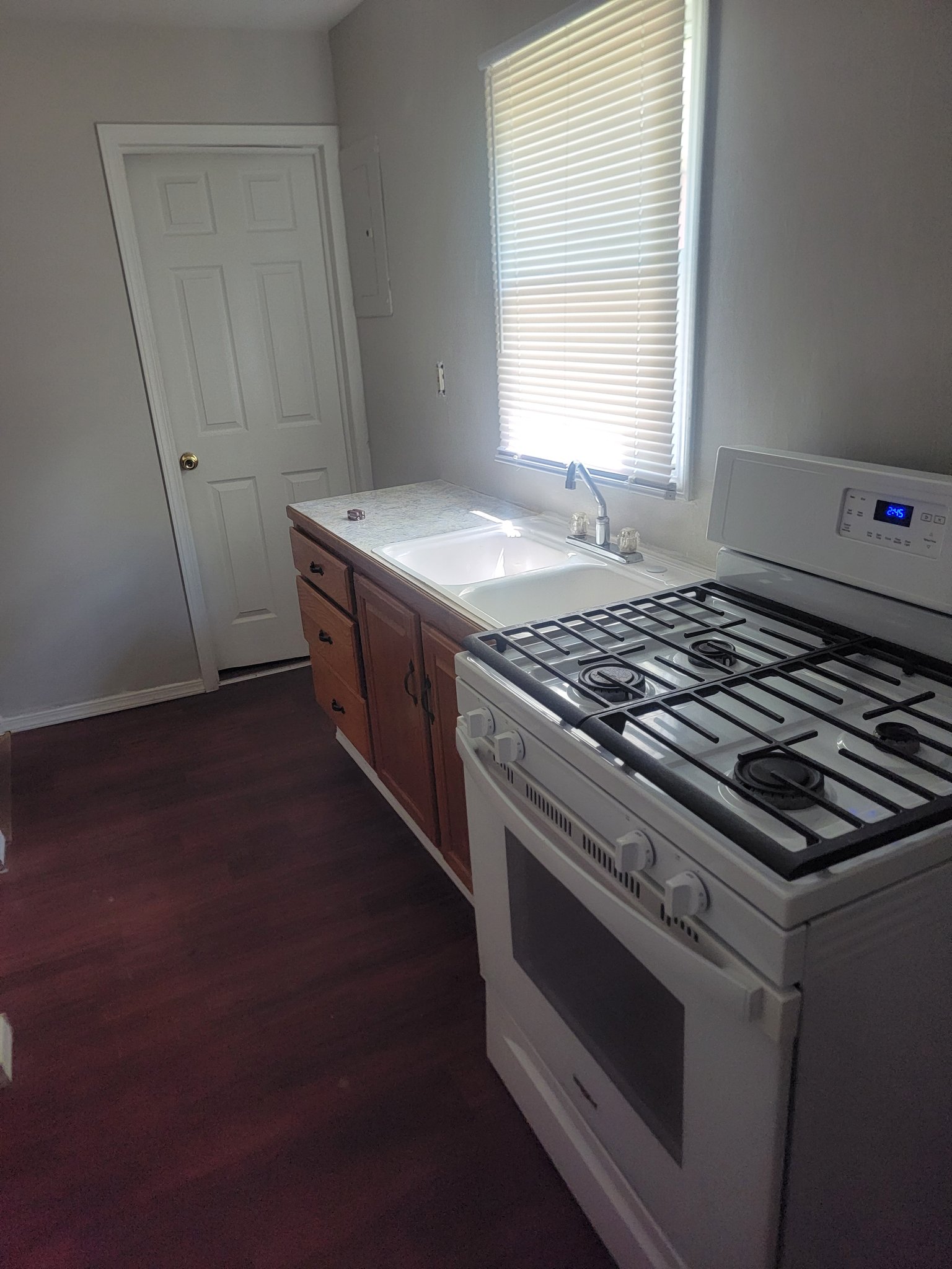 Saginaw Apartment: 1815 Hill St