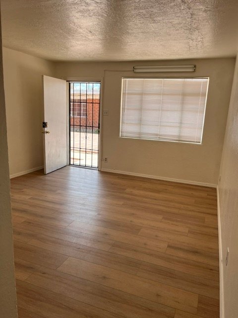 Albuquerque Multiplex: 512 Cardenas St SE