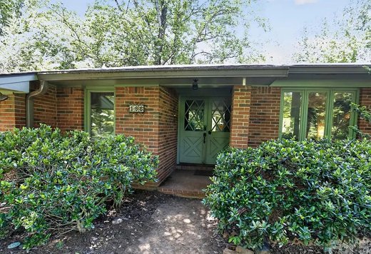 Columbus House: 186 Catherine Drive